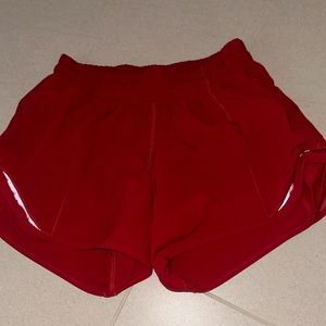 Amazing condition red lululemon hotty hots size 2 4 in inseam